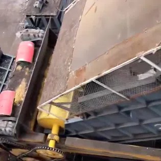 大型金屬破碎機在國外穩定生產現場