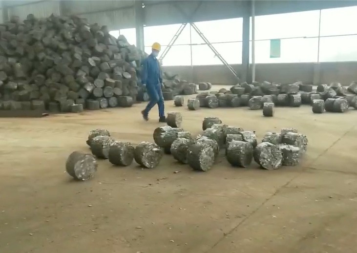 重型壓餅打包機 ,成型快 ,體積小餅塊緊實 ,方便儲存與運輸 。