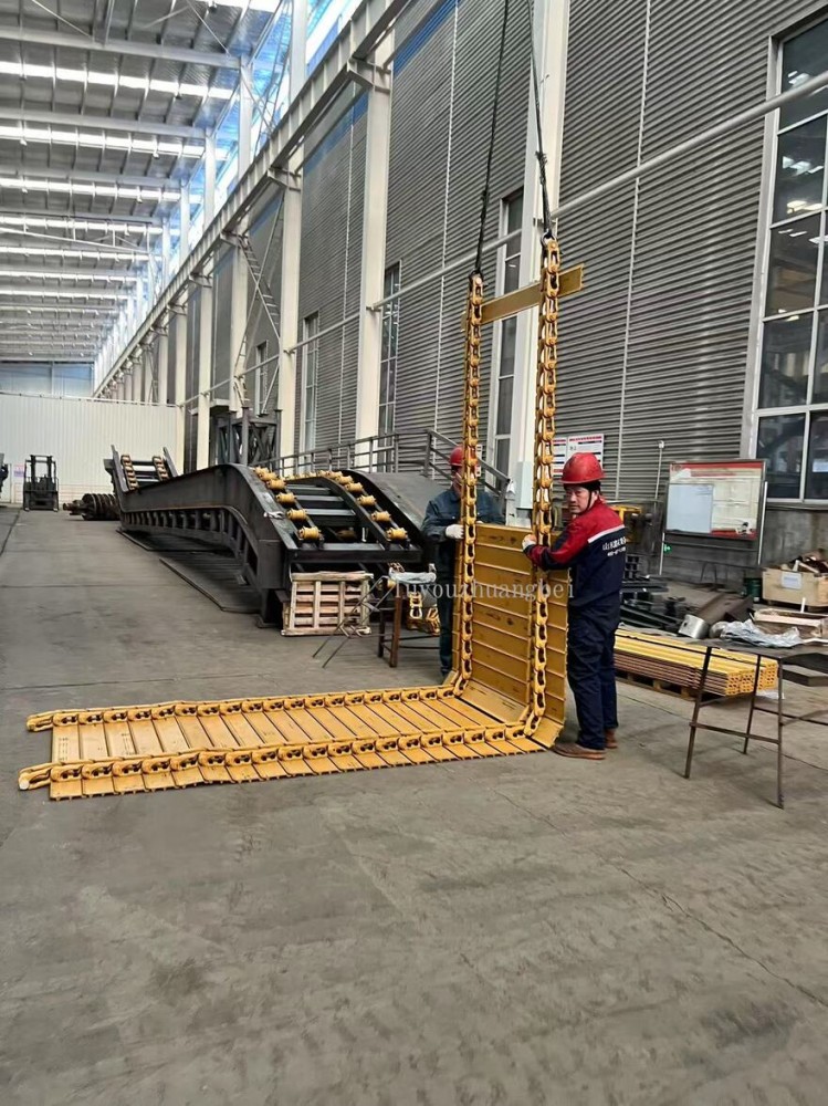 坦克鏈板上料機的手工制作部分