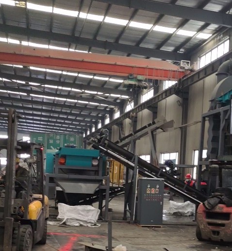 吉林地區(qū)破碎線?空分機安裝完畢。空分機用于輕飄物的分選使用