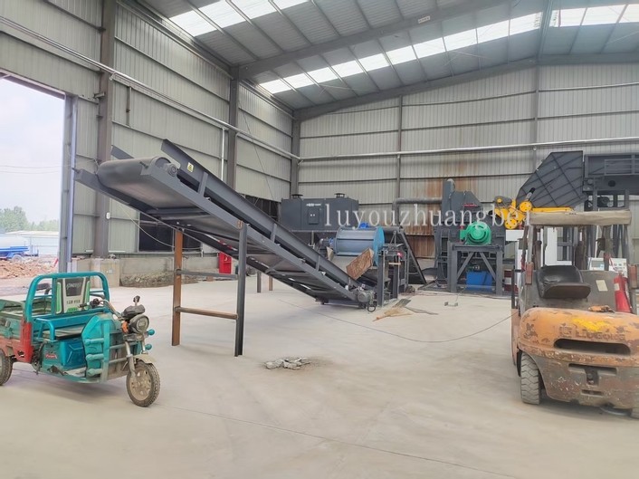 本省315型破碎機安裝完成機將迎來生產的盛況