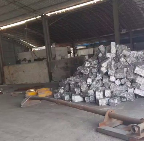 當廠房高度低于破碎機高度時就要考慮下沉式安裝