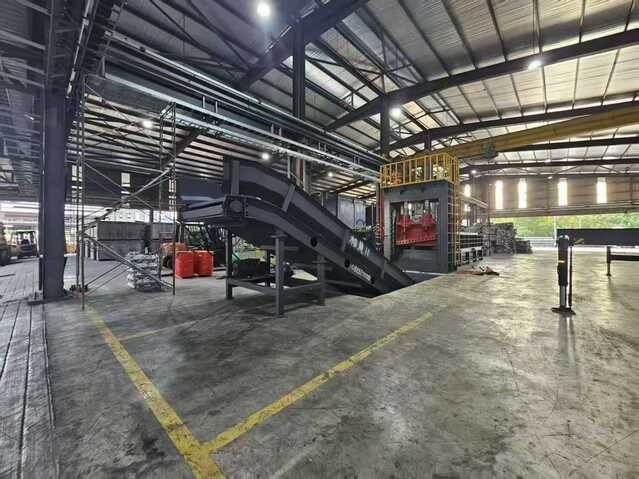 進(jìn)軍馬來西亞的路友龍門剪，在舉國(guó)歡的日子里完成了安裝任務(wù)